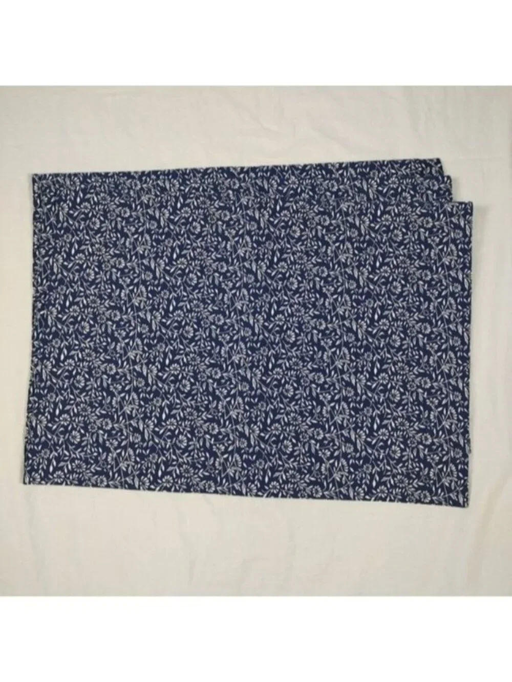 4 Williams Sonoma Blue White Ditsy Floral Cotton Placemats 14